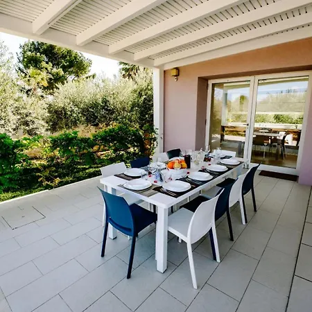 Virginia - Relax And Private Pool Villa