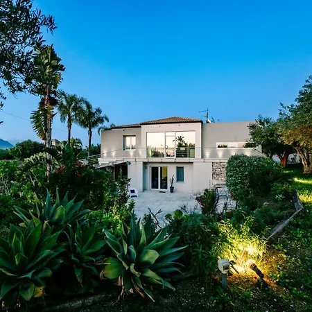 Virginia - Relax And Private Pool Villa